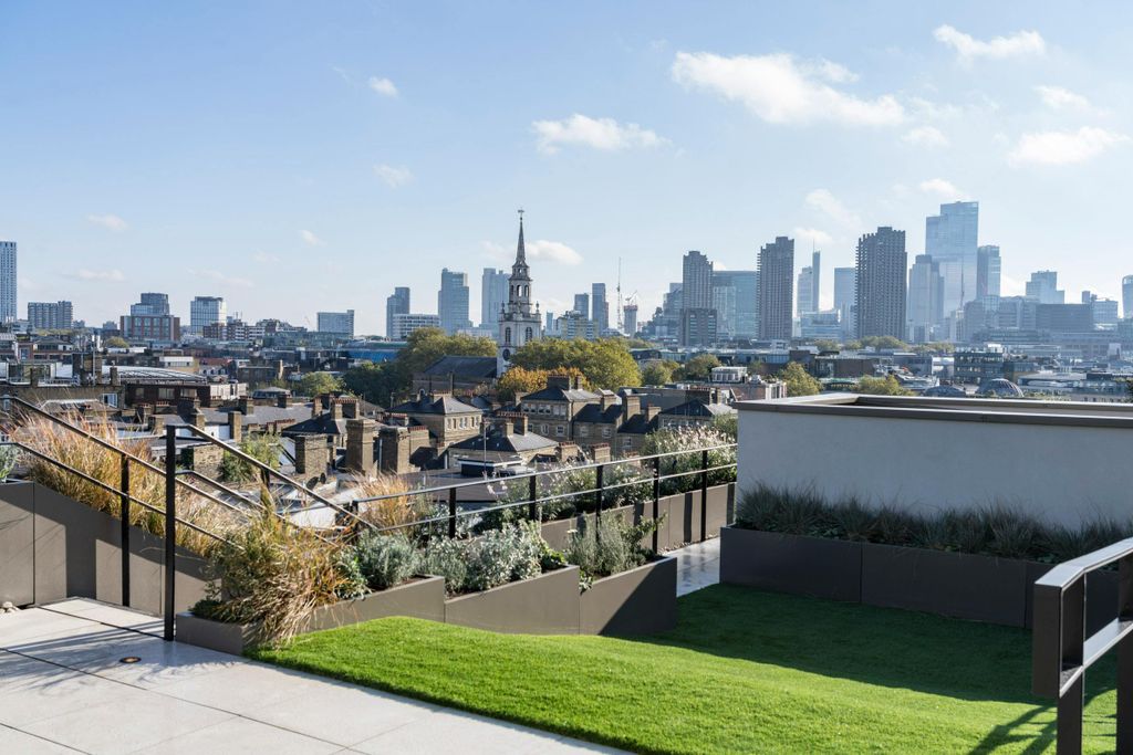 Property photo 2 of 29 Communal Roof Terrace