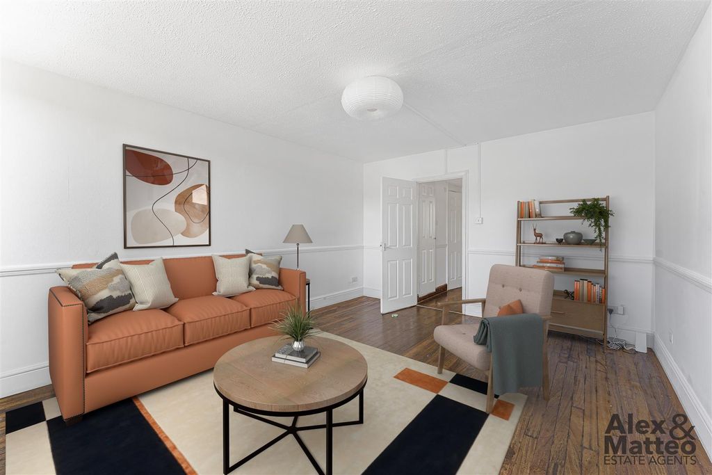 Property photo 1 of 11 Tawny Way