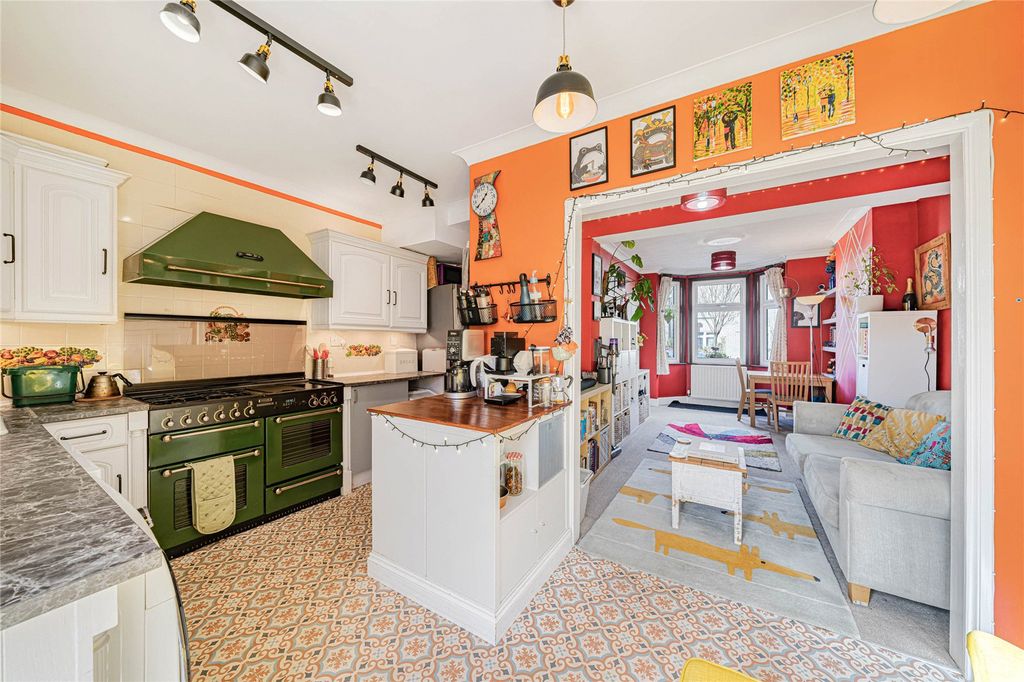 Property photo 3 of 20 Picture 3