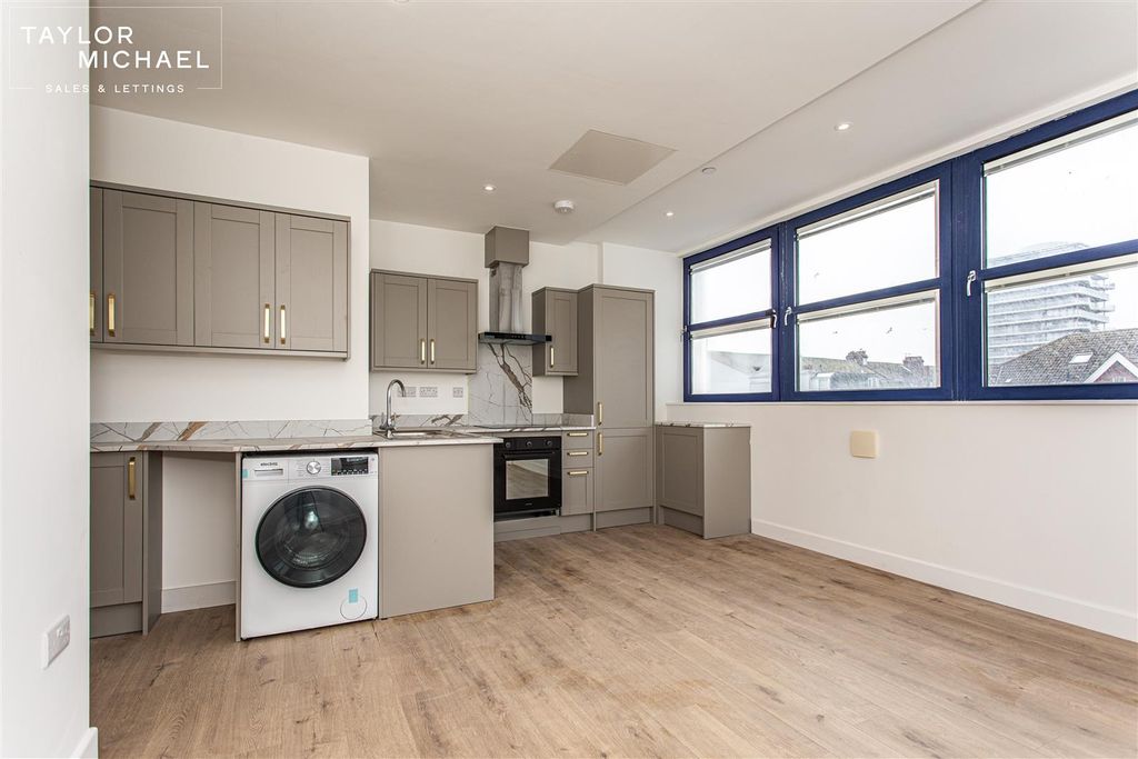 Property photo 3 of 15 Kitchen