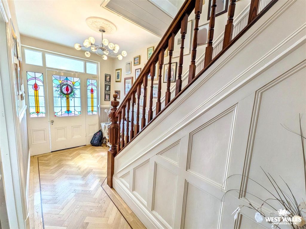 Property photo 2 of 24 17801.Jpg
