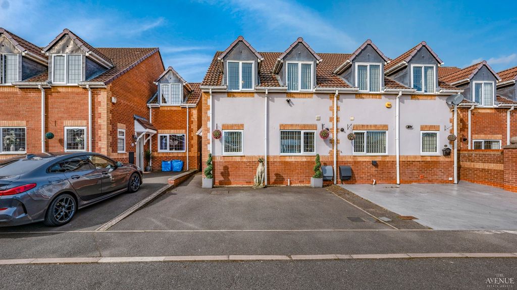 Property photo 1 of 32 5030422