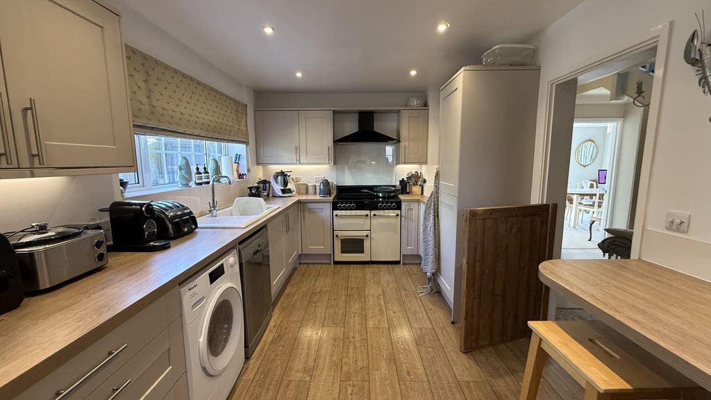 Property photo 2 of 10 Image