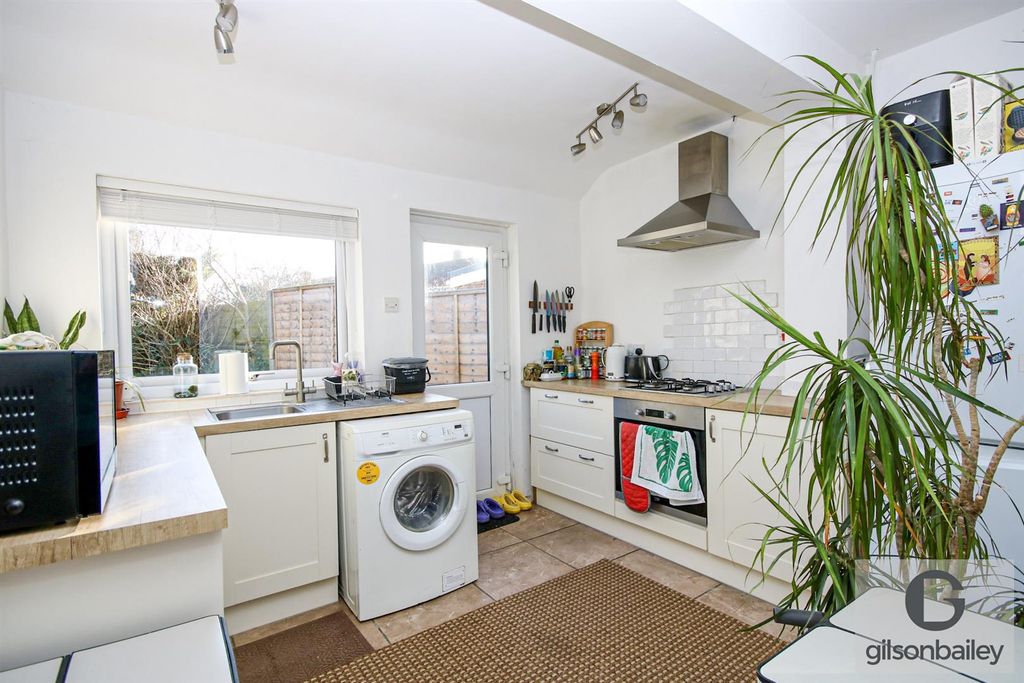 Property photo 3 of 23 19-Img_1501.Jpg