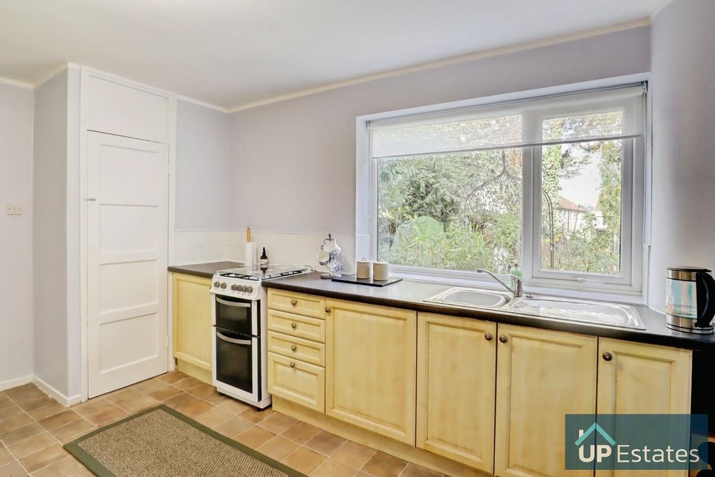 Property photo 3 of 14 Kitchen