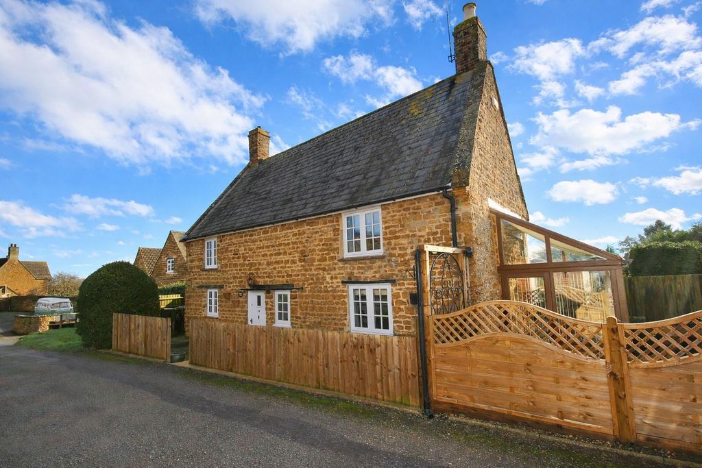 Property photo 1 of 13 0269Frontbsky.Jpg