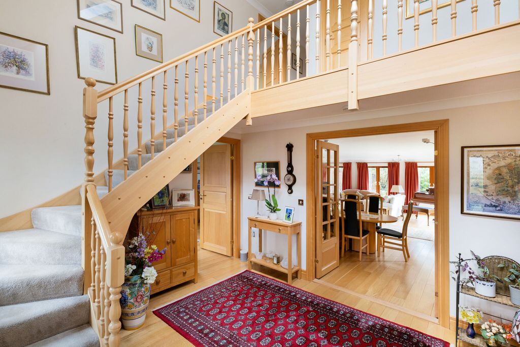 Property photo 3 of 19