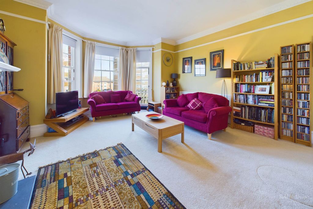 Property photo 3 of 19