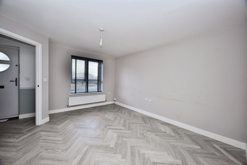 Property photo 3 of 12 Photo