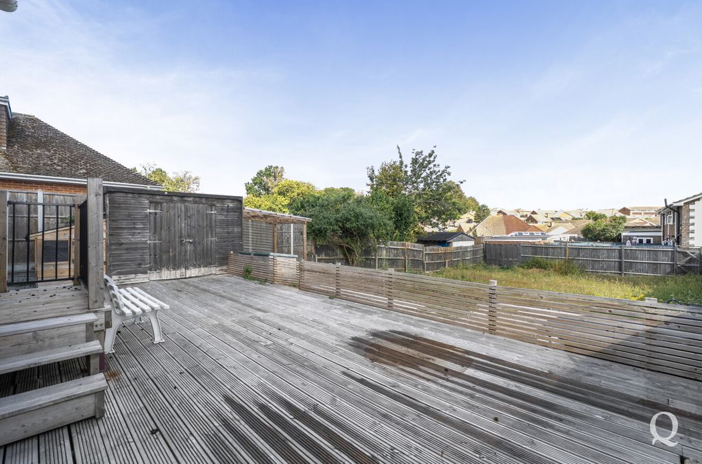 Property photo 3 of 26 5Fb681E9-523B-473...