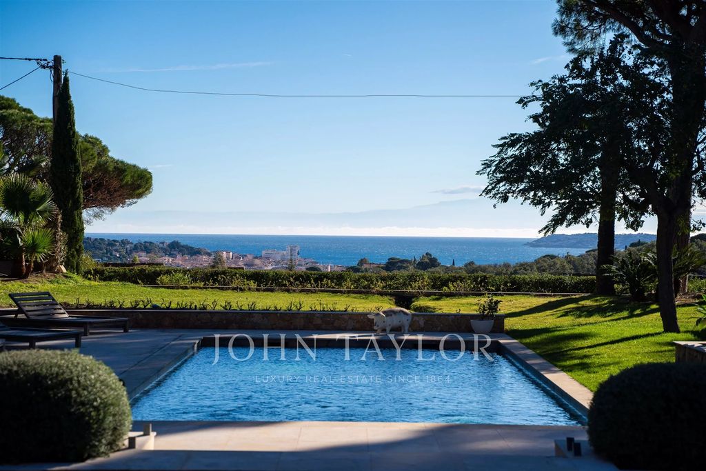 Property photo 1 of 7 Exceptional Property With Sea View - Exclusive Listing