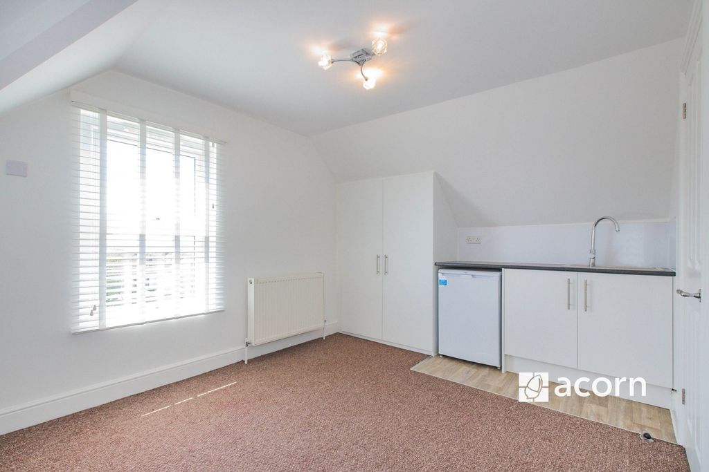 Property photo 1 of 10 Studio