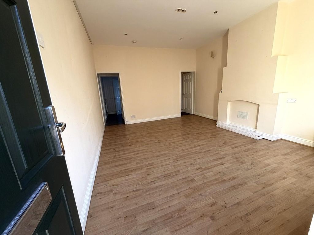 Property photo 2 of 14 Lounge