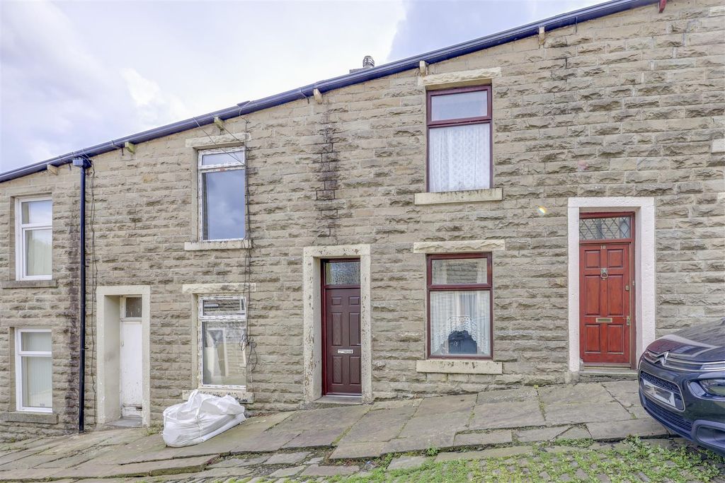 Property photo 1 of 10 Front External