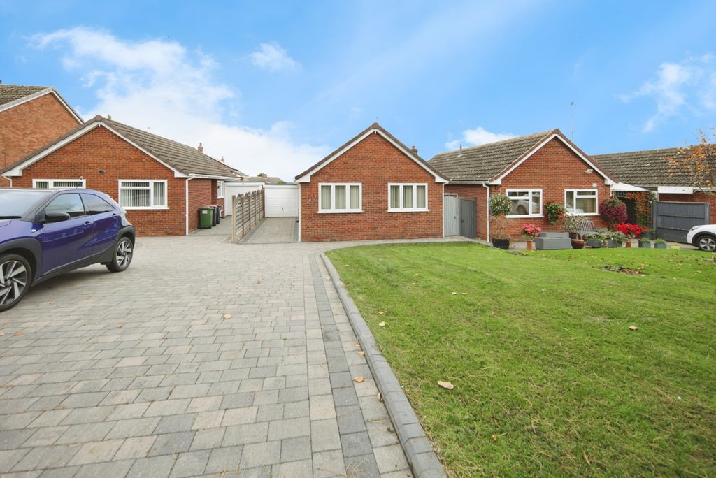 Property photo 2 of 17 Photo