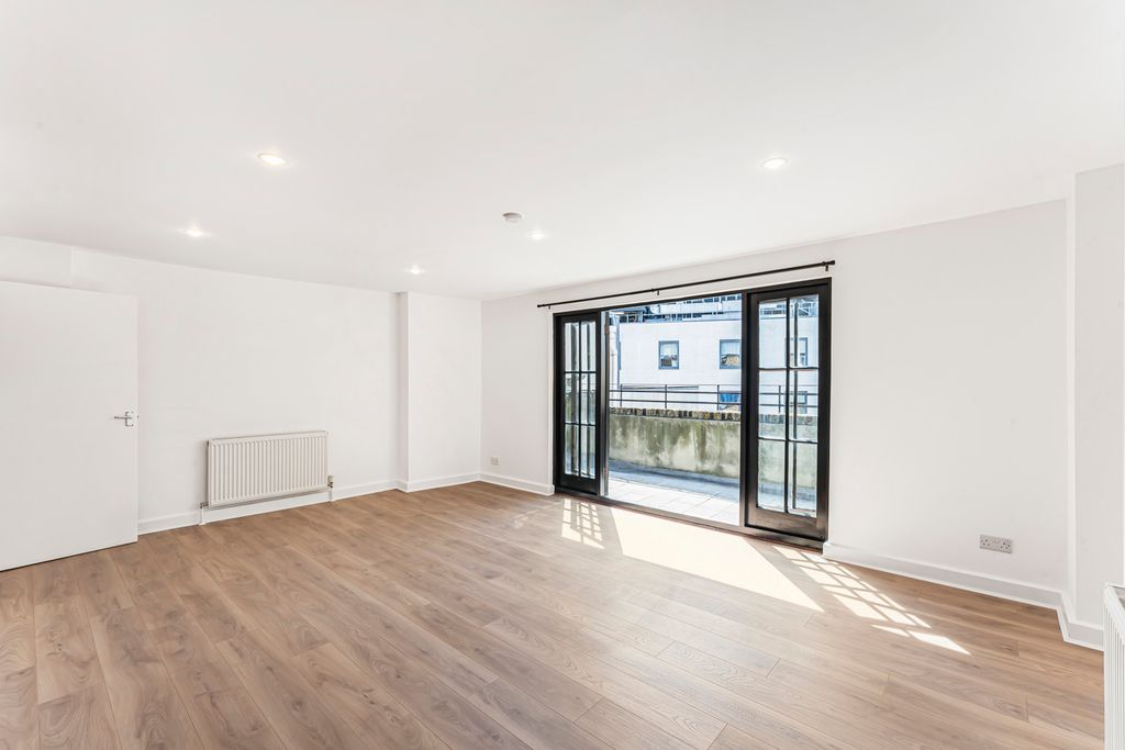 Property photo 1 of 18 12_60879.Jpg