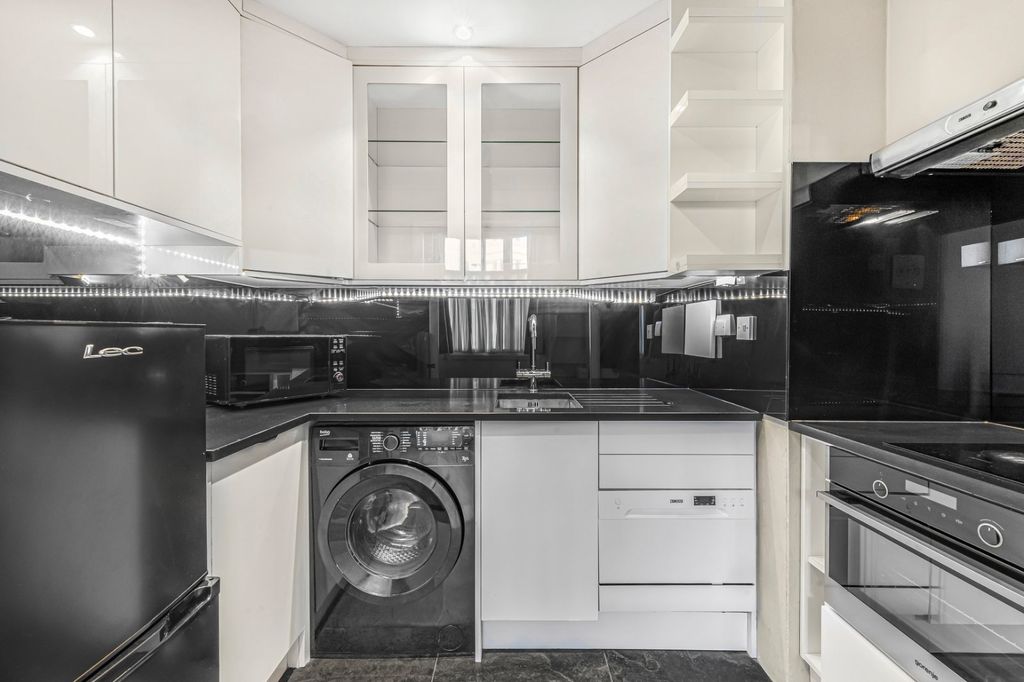 Property photo 2 of 10