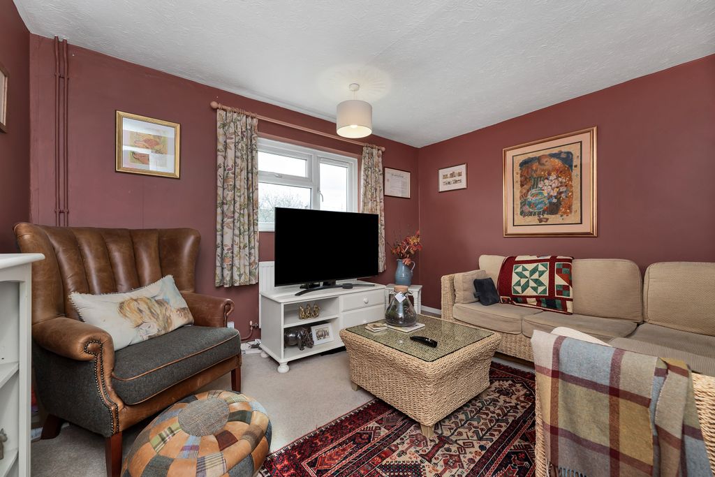 Property photo 3 of 10 Living Room