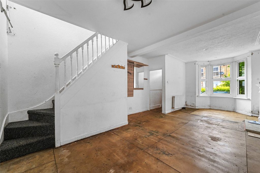 Property photo 2 of 19 Picture No. 15