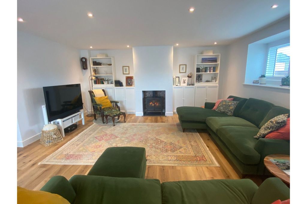 Property photo 3 of 19