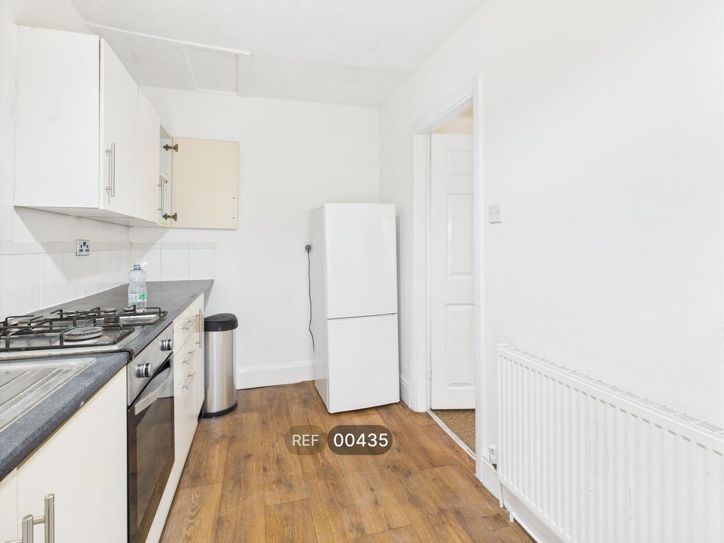 Property photo 3 of 16 Kitchen