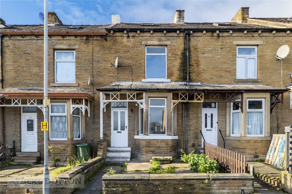 Property photo 1 of 19 Kitchen