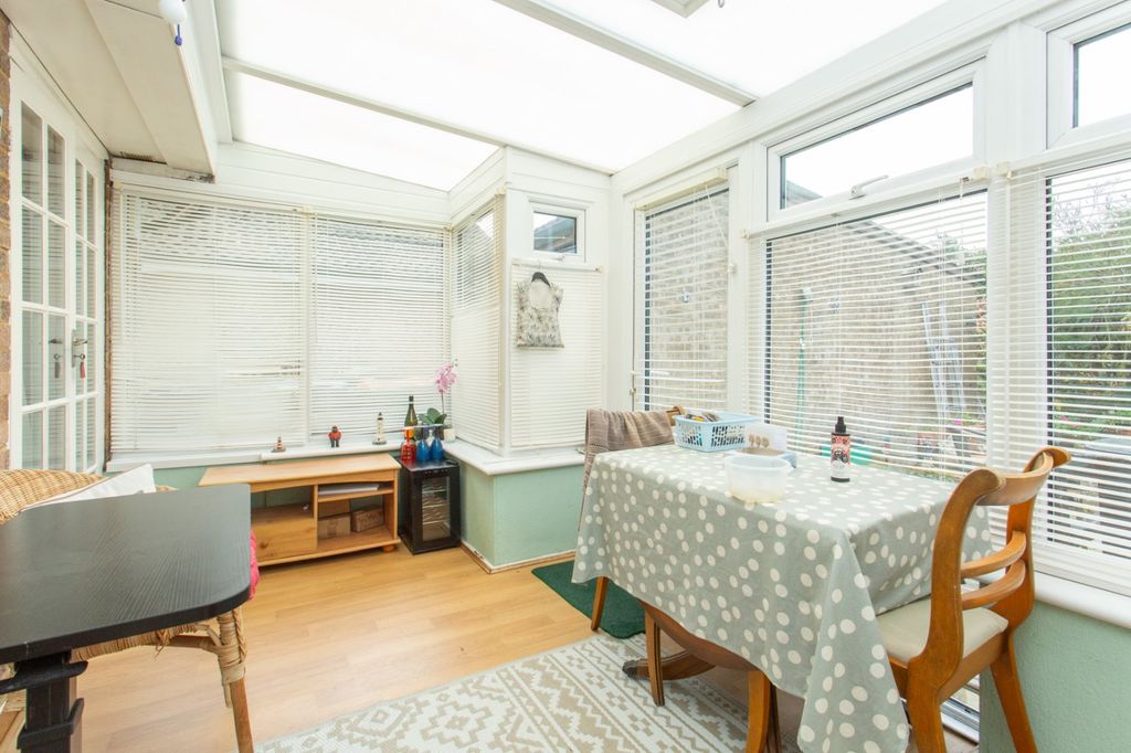 Property photo 3 of 16 Picture 3