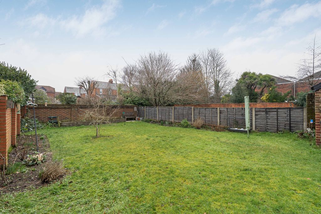 Property photo 2 of 20