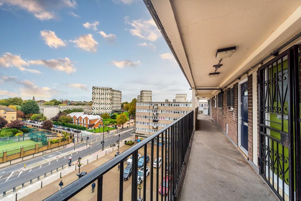 Property photo 2 of 13