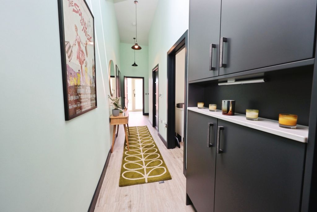 Property photo 3 of 18 5181762