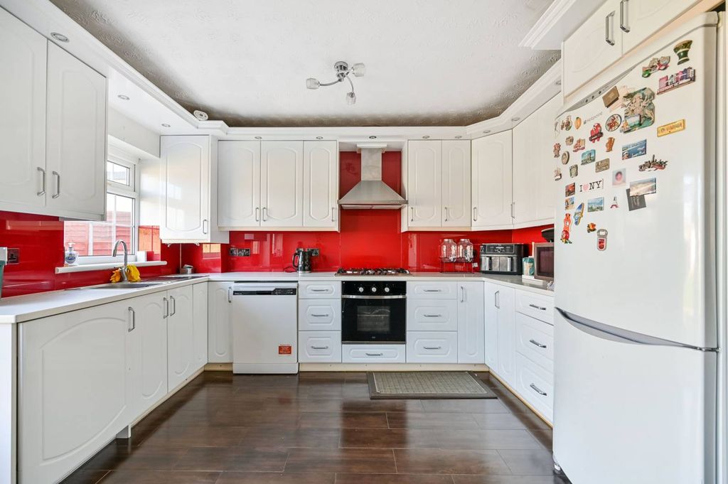 Property photo 3 of 16