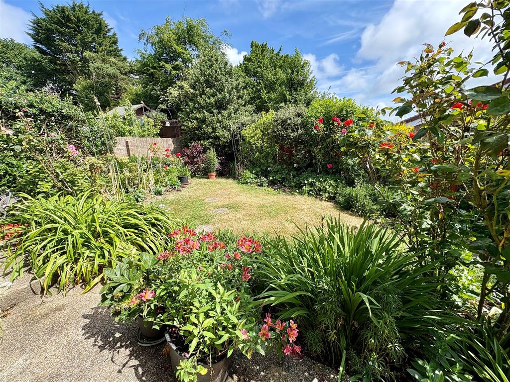 Property photo 2 of 8 Garden.Jpg