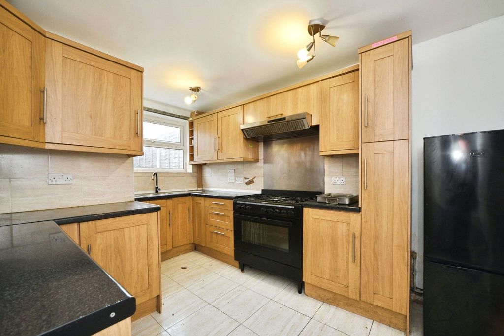 Property photo 2 of 12 Photo