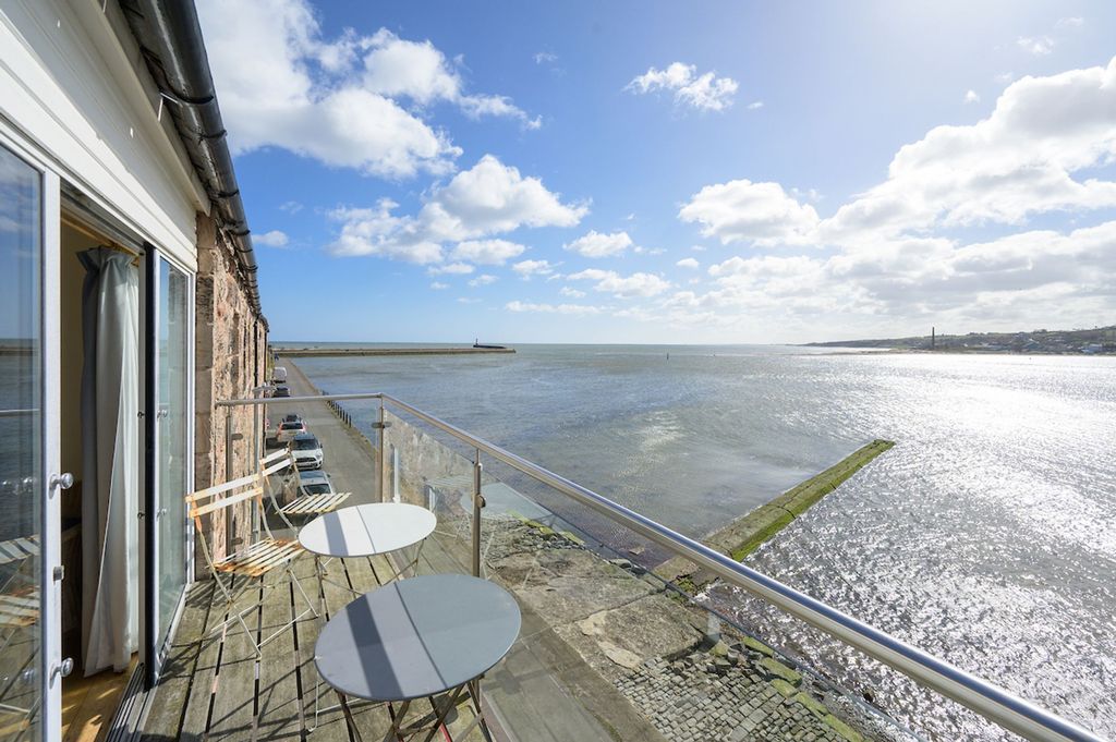 Property photo 3 of 35 Balcony