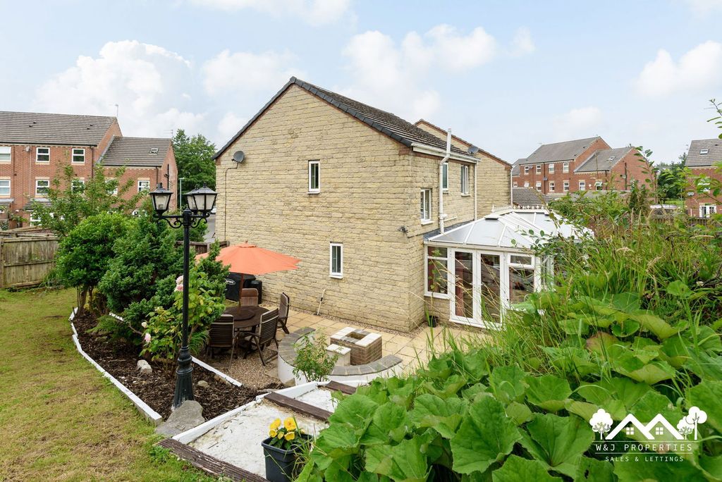 Property photo 2 of 38