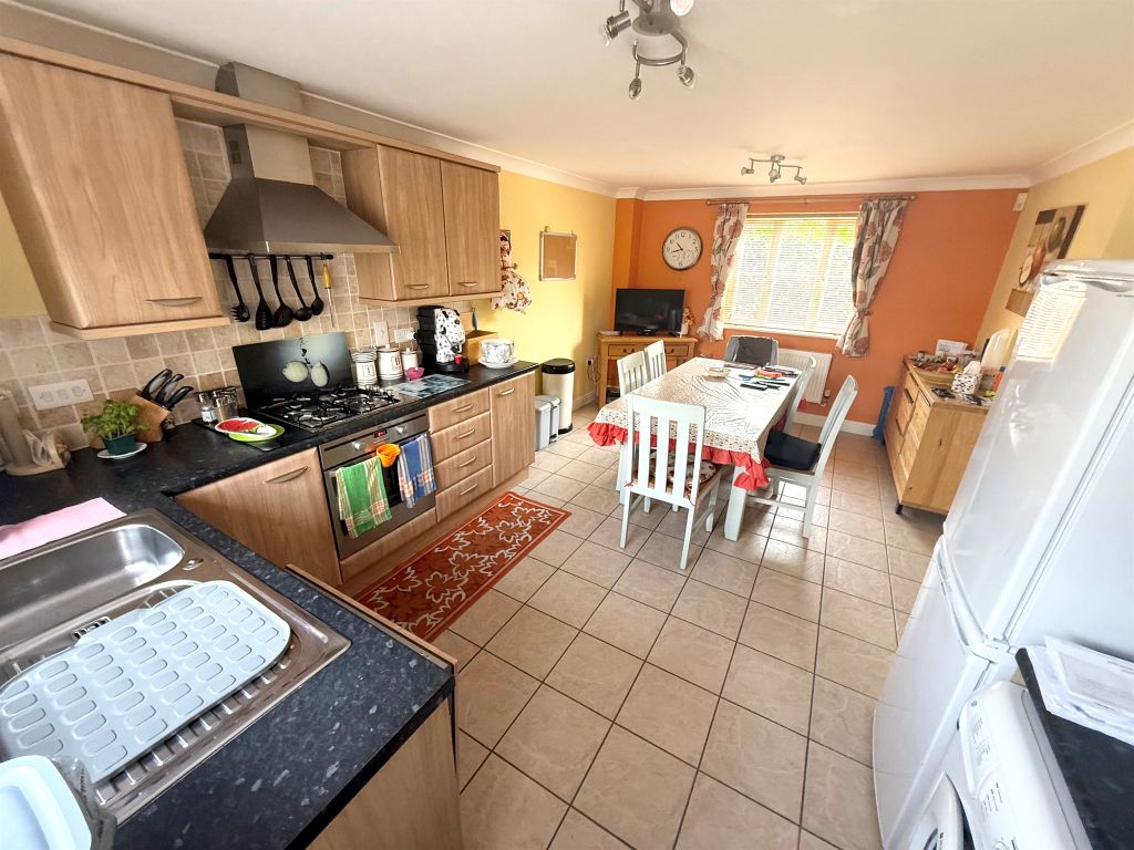Property photo 2 of 14
