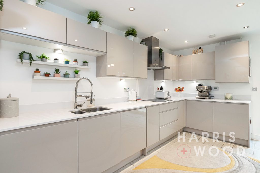 Property photo 2 of 38 4528922