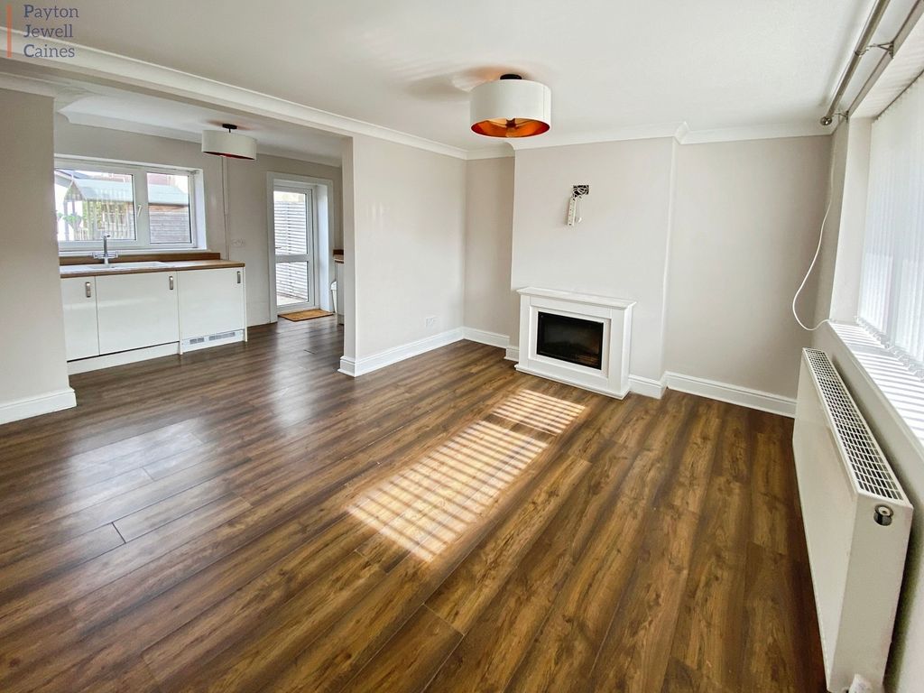 Property photo 2 of 16 Not Specified