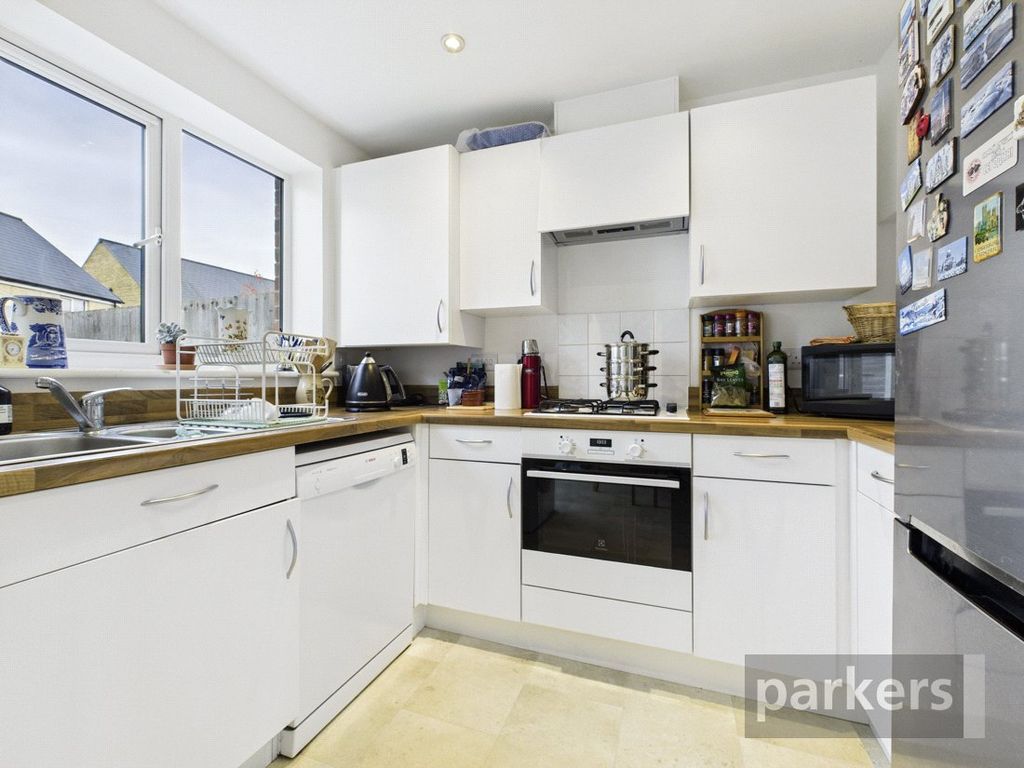 Property photo 2 of 17 Kitchen