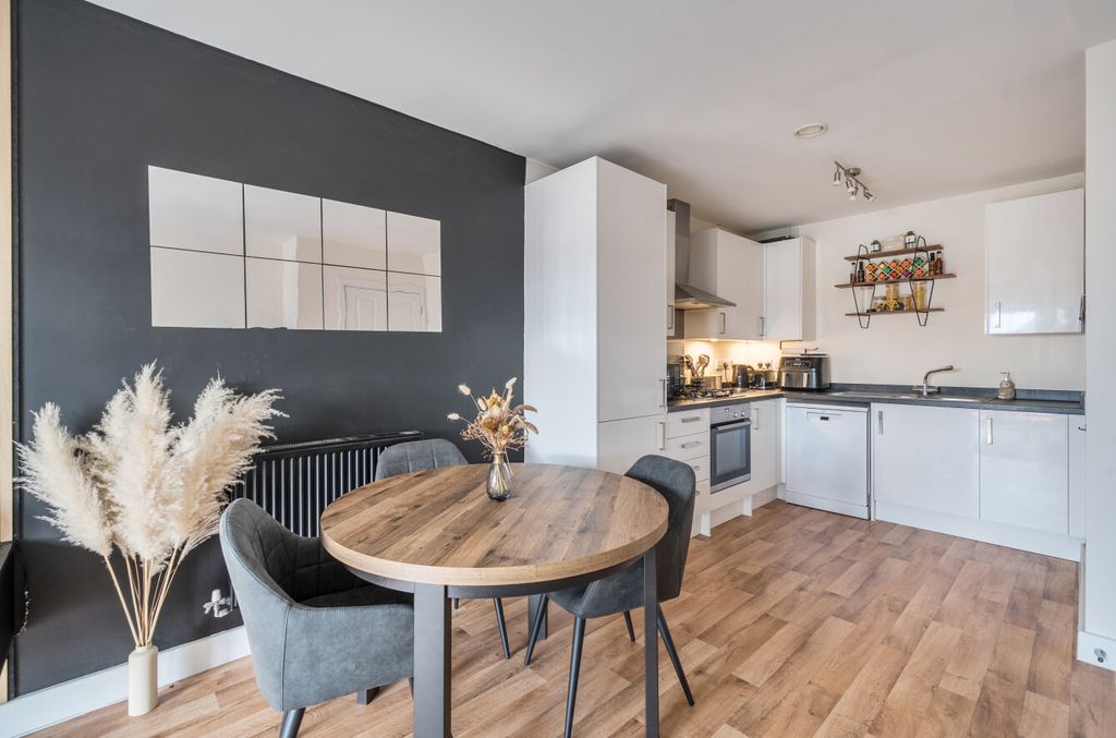 Property photo 3 of 19 Picture 3