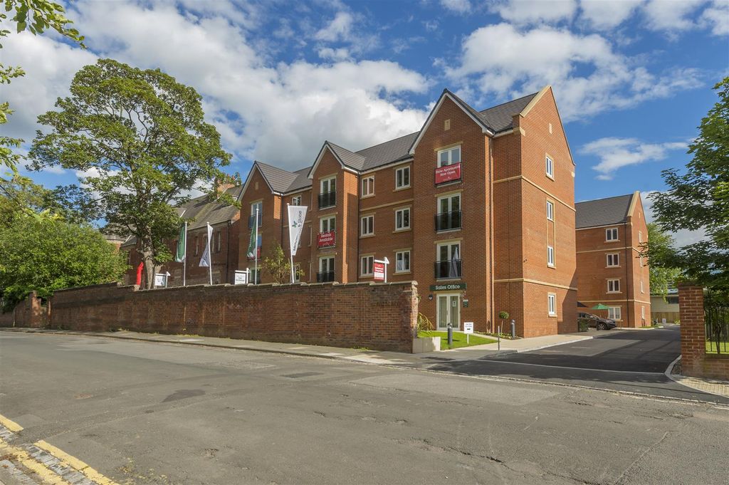 Property photo 1 of 29 Swinden Court