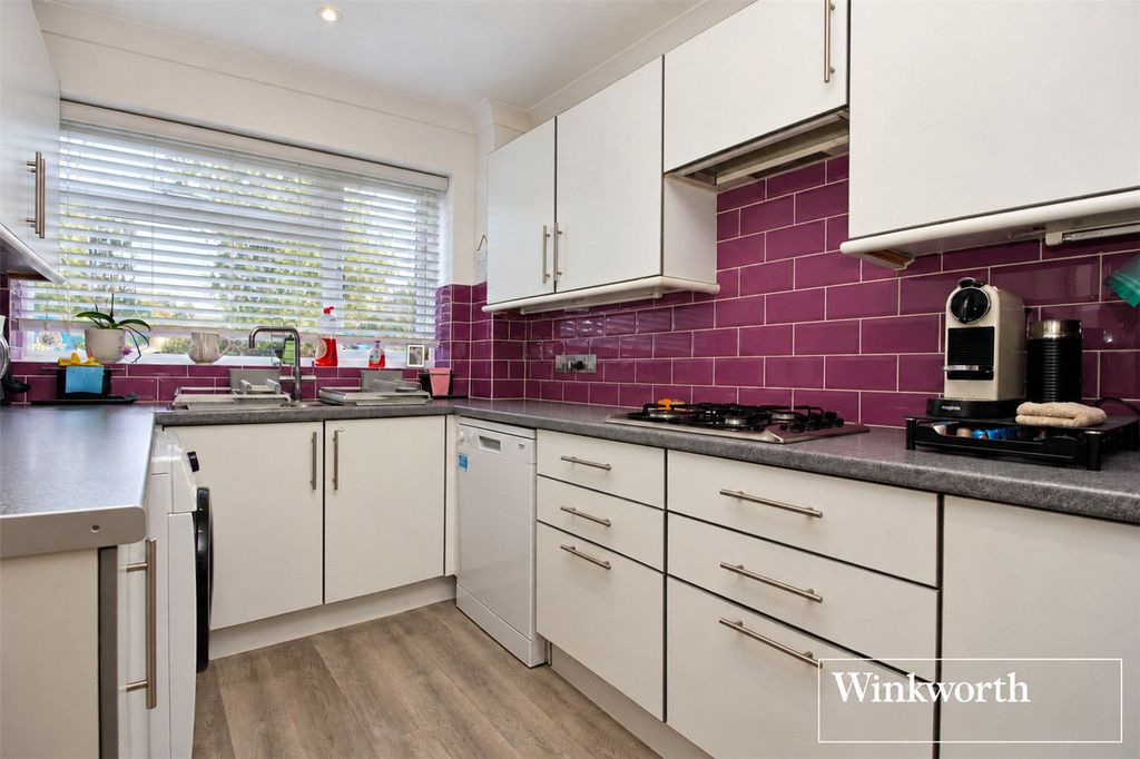 Property photo 3 of 16 Picture No. 02