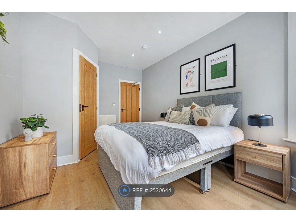 Property photo 2 of 35