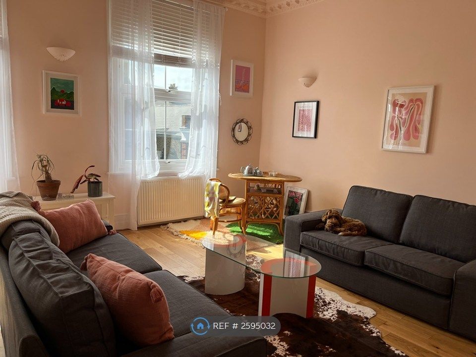 Property photo 2 of 32 Living Room