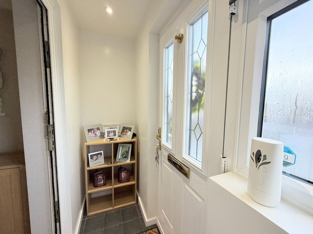 Property photo 3 of 34