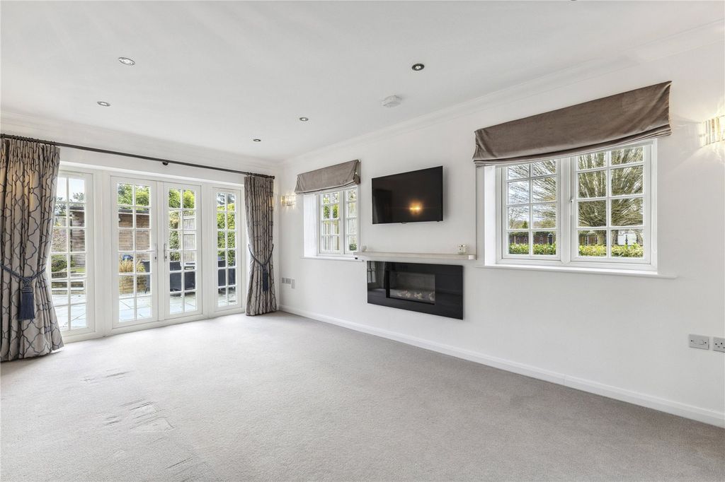 Property photo 2 of 11 Drawing Room