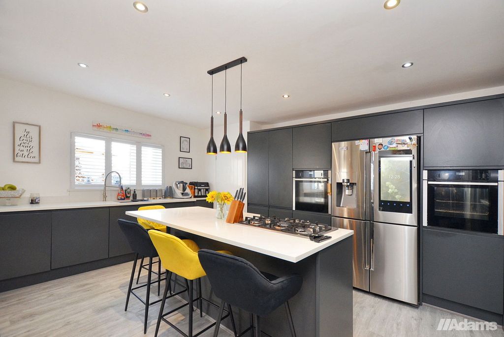 Property photo 2 of 38