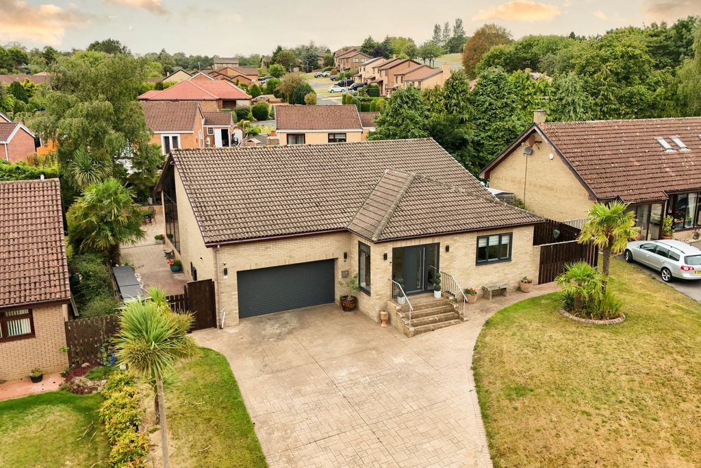 Property photo 3 of 35 Dji_20260822111747_0043_D