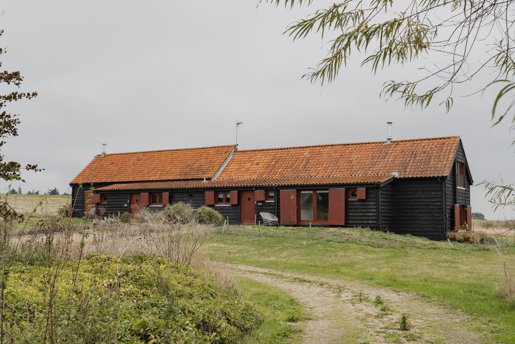 Property photo 3 of 28 237827 - Whitehouse Barns, Bulcamp Drift-60.Jpg