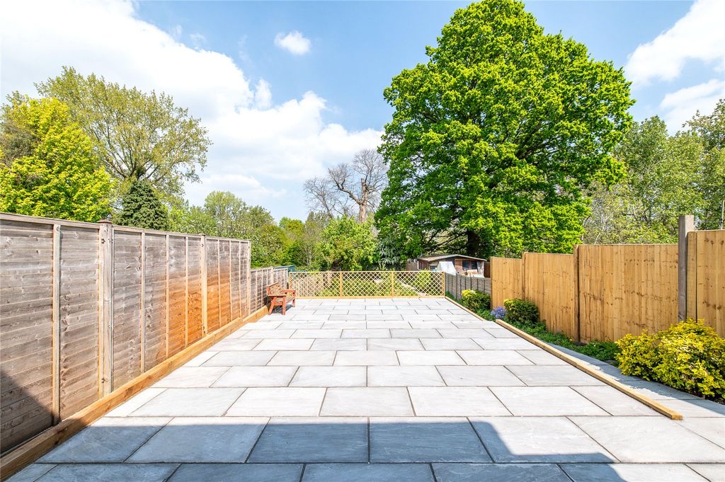 Property photo 3 of 26 Garden